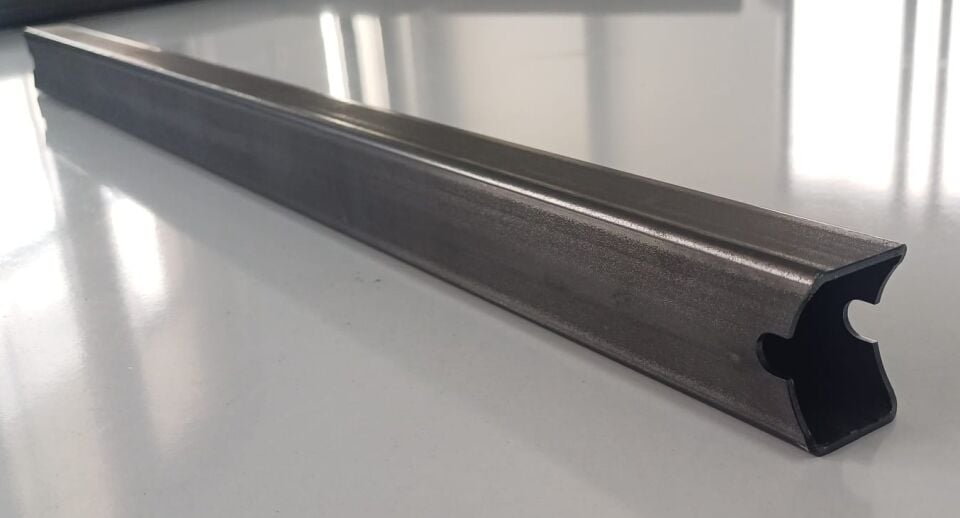 40X 30X 3MM 65 CM H TİPİ DİKME PANO AYAK ALT KAYIT PROFİLİ