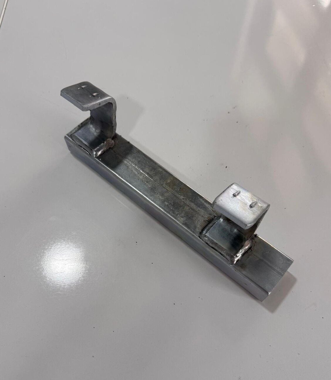 320MMX 30X50X2MM PROFİLLİ KANCALI SAC KALAS KAFASI